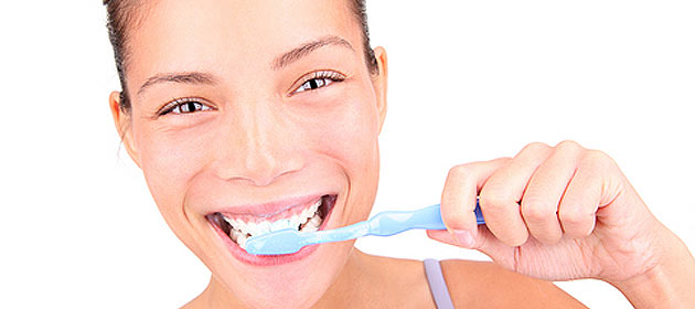 Regularna higiena jamy ustnej chroni przed paradontozą